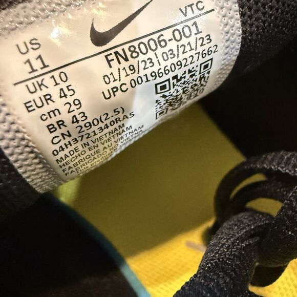 Sz 11 Nike Air Max 270 FN8006-001 Sneakers Black White Athletic Running Shoes main image 5